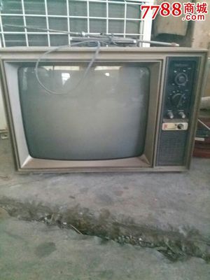 松下黑白电视机 二手旧货市场中的时代印记